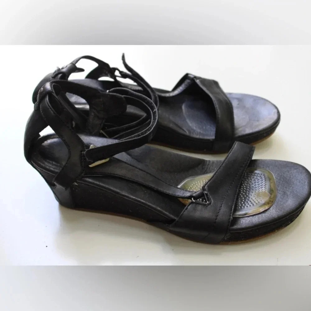 Teva wedge sandals